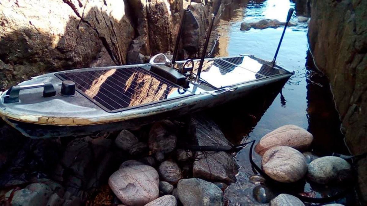El bote robótico no tripulado fue encontrado en las costas escocesas y se desconoce quien es su propietario