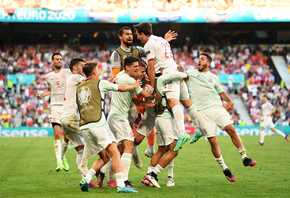 España ganó un partido inolvidable y está en cuartos de la Eurocopa.