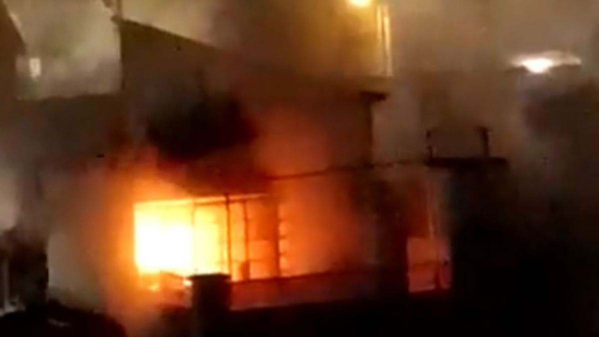 La casa fue incendiada por el o los asaltantes que sorprendieron a la jubilada en San Francisco Solano, quien fue encontrada calcinada y atada de manos