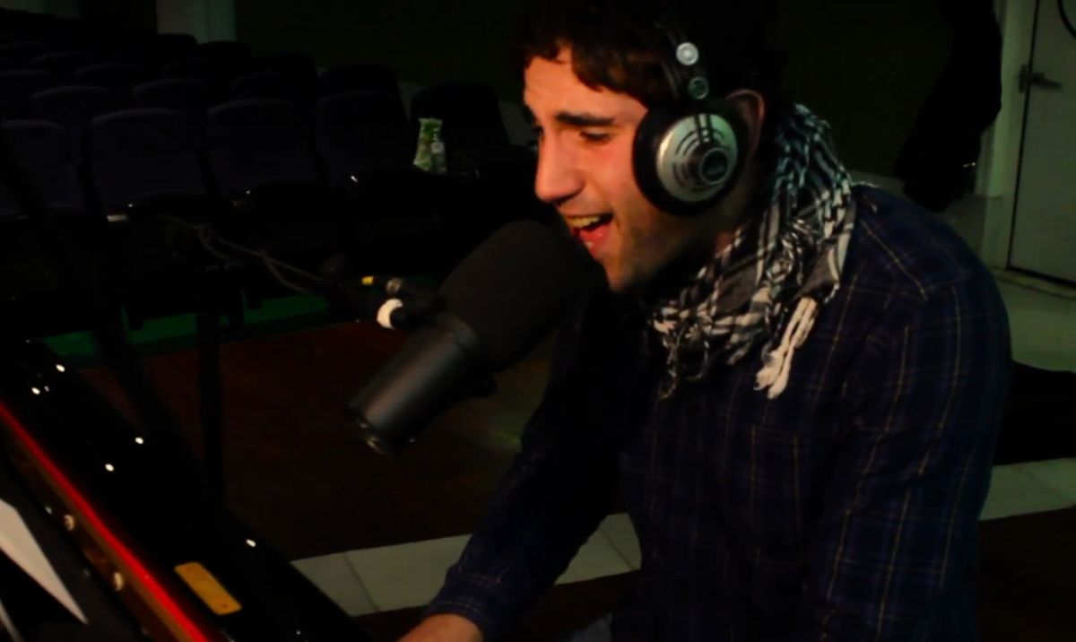 La música y la aventura son las pasiones de Bati, quien ama nuestro país.
