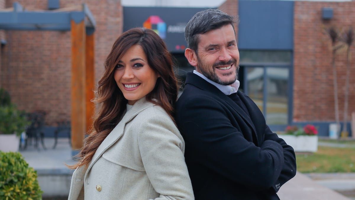 Gisela Campos hará su programa en El Siete acompañada por el periodista y movilero de Radio Nihuil, Matías Pascualetti. Gisela Campos hará su programa en El Siete acompañada por el periodista y movilero de Radio Nihuil, Matías Pascualetti.