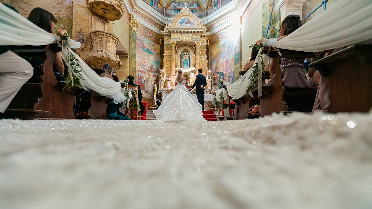 El vestido de novia hecho en Mendoza que podría ser la envidia de una  princesa europea