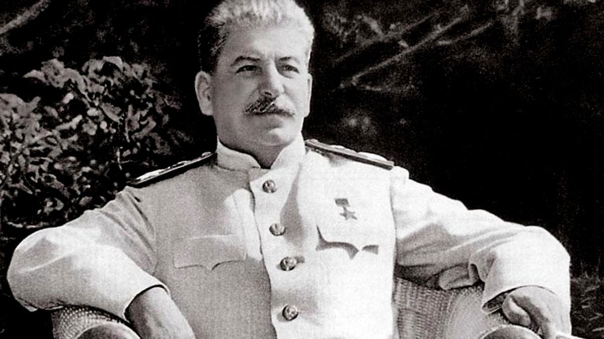 Joseph Stalin, quien durante su mandato ordenó numerosas purgas en las que cientos de miles de ucranianos fueron ejecutados o encarcelados en los campos de trabajo forzado