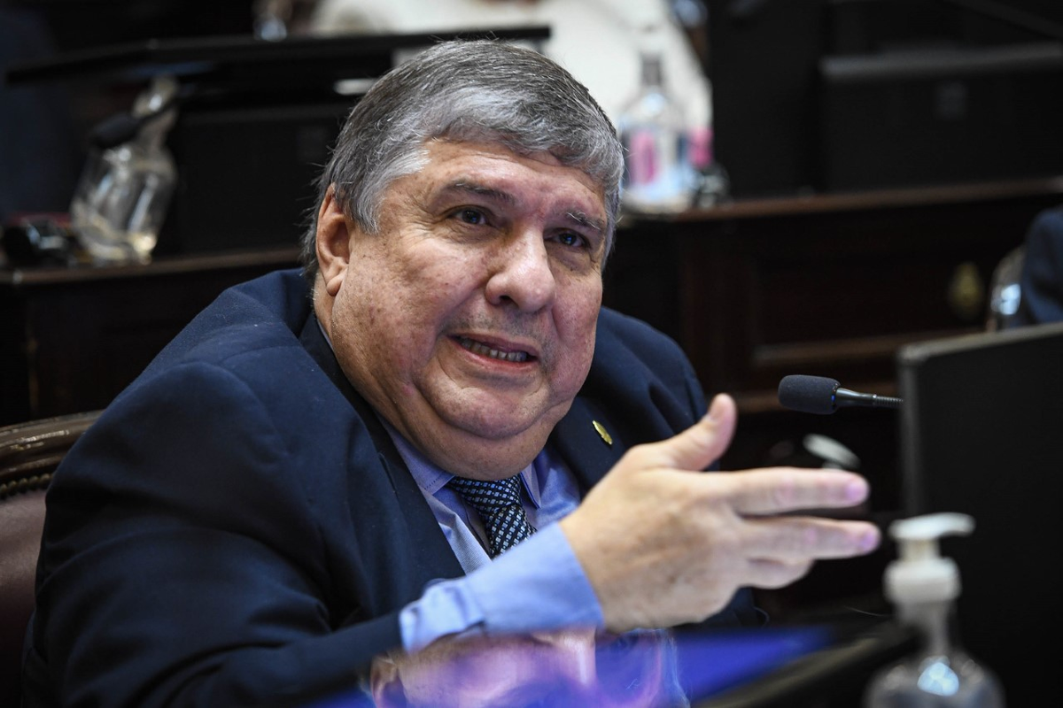 José Mayans conduce el bloque opositor en el Senado de la Nación. 