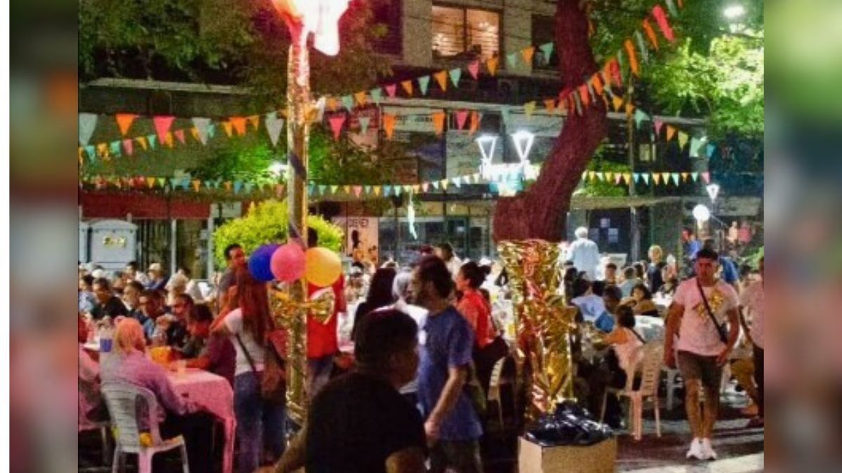 La Navidad en la Calle reunió a más de 600 personas que celebraron en la Peatonal