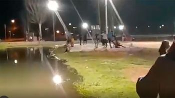 Violencia en San Carlos: un joven golpeó a otro y lo dejó inconsciente