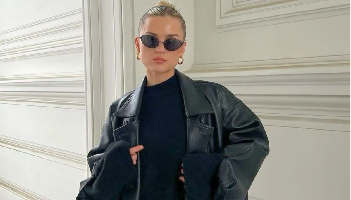 Crea tres estilos diferentes con un solo vestido negro. Imagen: Pexels.