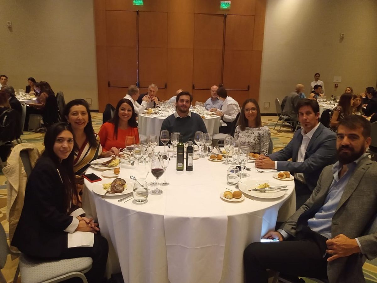 El público asistente se mostró muy interesado en los temas desarrollados durante el almuerzo.