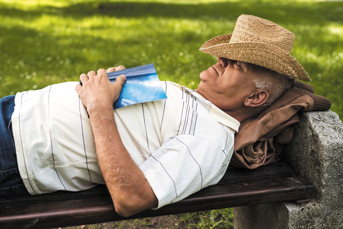 Dormir demasiada siesta puede ser un síntoma negativo para los adultos mayores. Imagen: Harvard Health