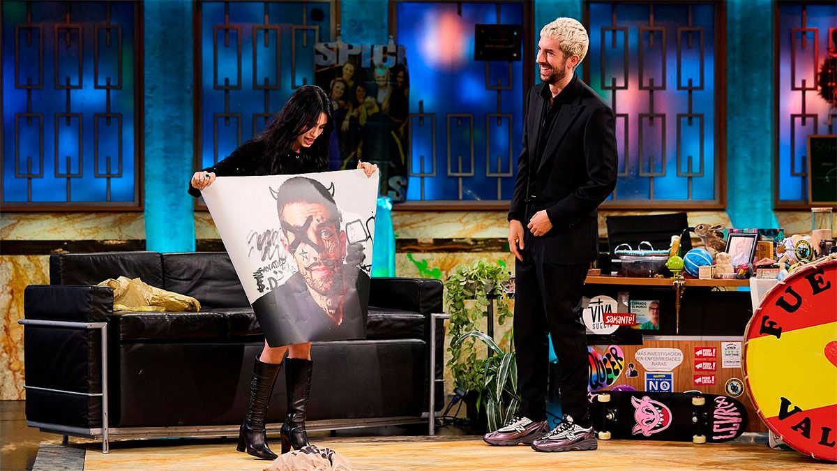 Lali le regaló a David Broncano una foto de su rostro Lali le regaló a David Broncano una foto de su rostro