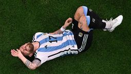 El Papu Gómez deberá pasar por el quirófano y se perdería los amistoso de marzo con la Selección argentina.