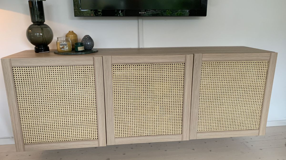 Cabecero de cama hecho con mueble.&nbsp;