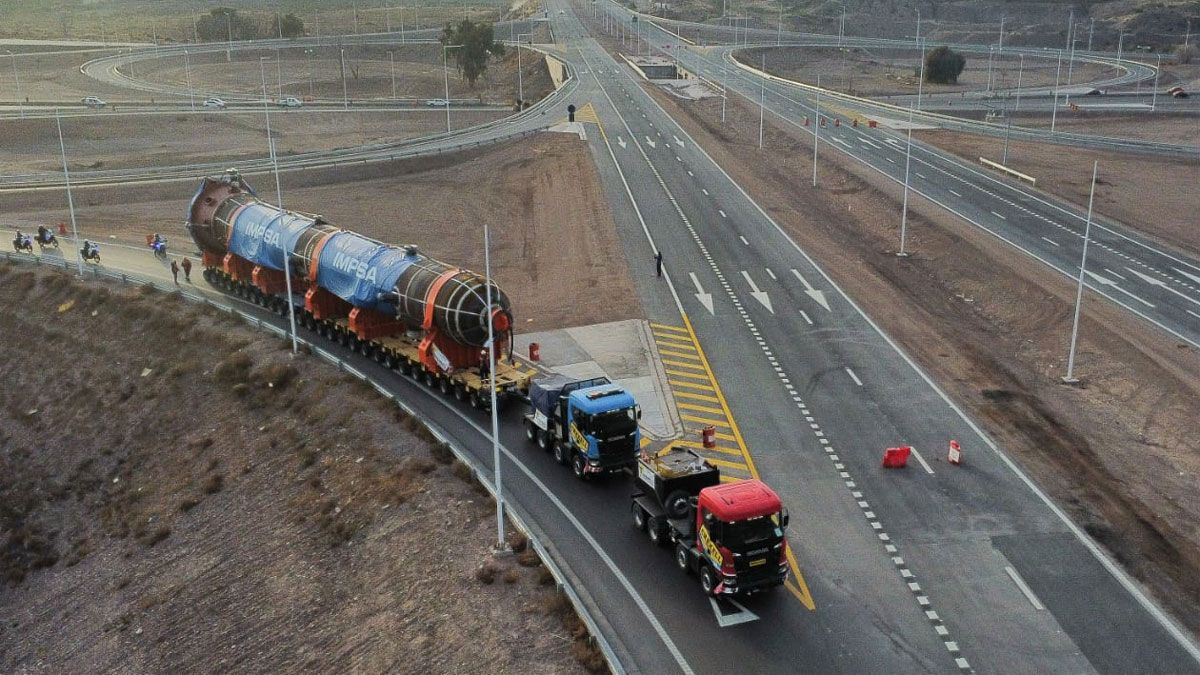 El megaoperativo por el traslado del reactor