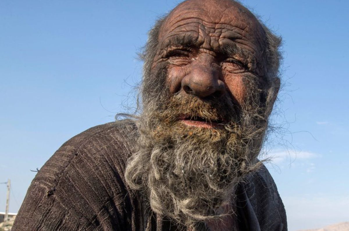No se bañaba. Murió a los 94 años el hombre más sucio del mundo.