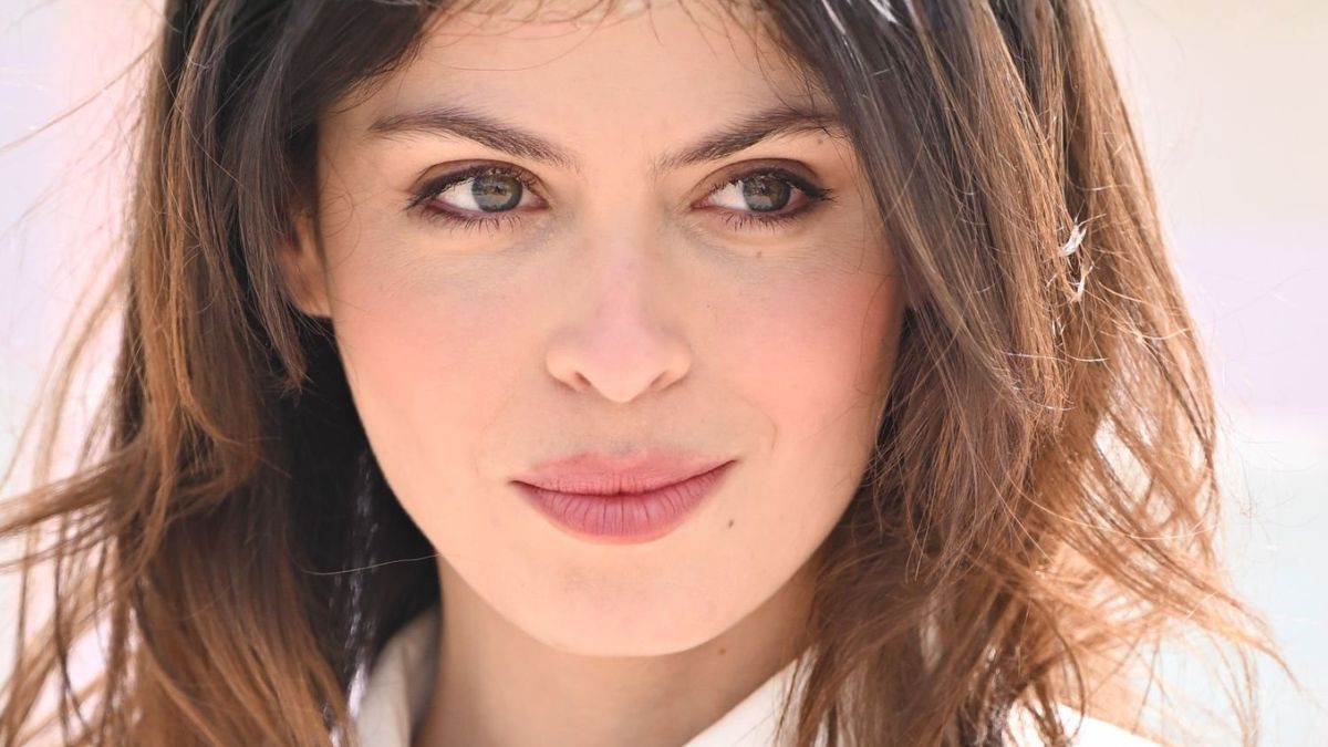 Leslie Medina es la protagonista de esta serie de Netflix que recién estrena.