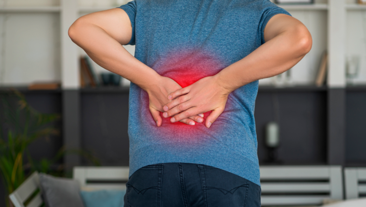 Toma nota de cómo caminar ayuda a reducir el dolor de espalda , según la ciencia