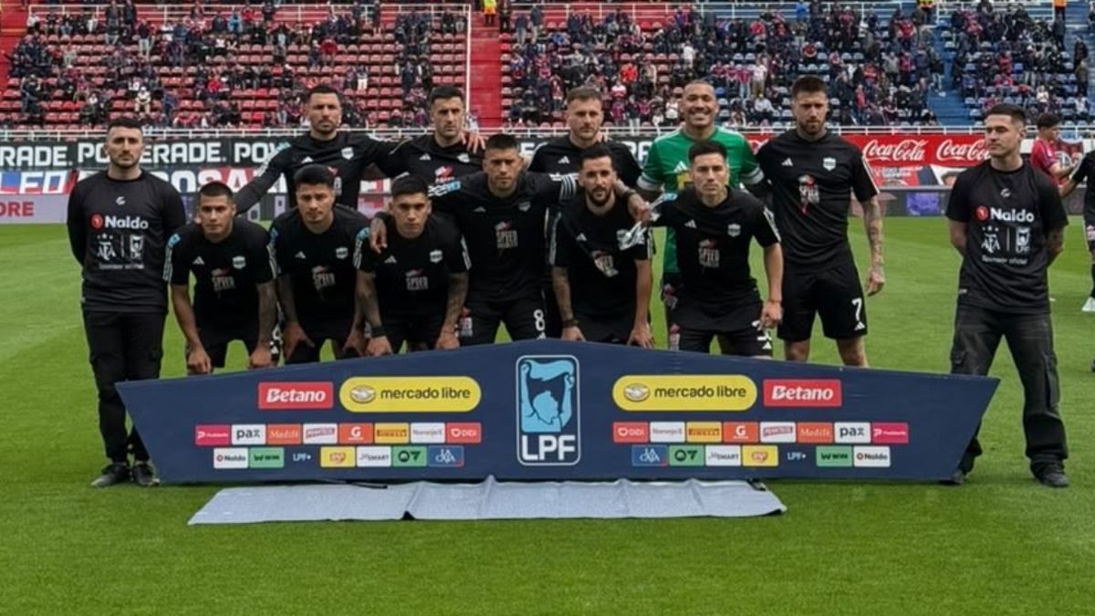 Deportivo Riestra está en una situación comprometida tras perder con San Lorenzo. Deportivo Riestra está en una situación comprometida tras perder con San Lorenzo.