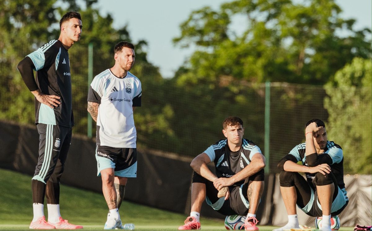 La Selección argentina prepara en Kansas los partidos amistosos antes del debut mundialista.