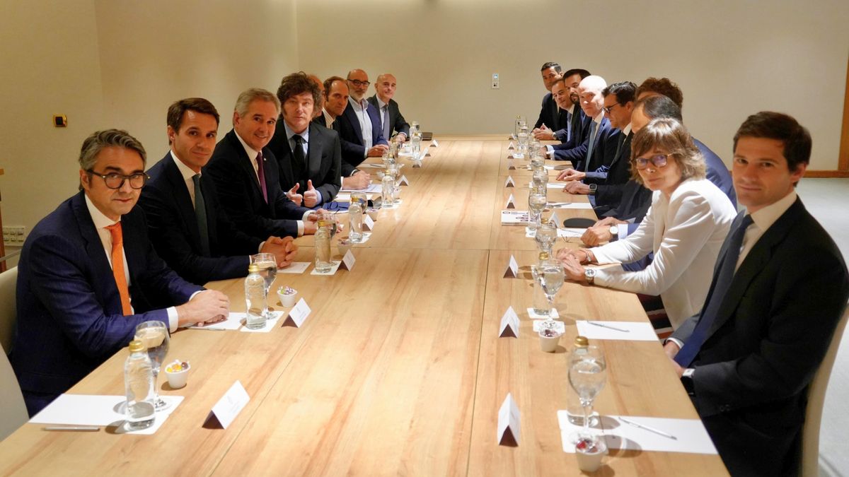 El Presidente Javier Milei, junto al Canciller Pablo Quirno y al Embajador Argentino en España, Wenceslao Bunge Saravia, formaron parte de una reunión con importantes empresarios e inversores españoles.