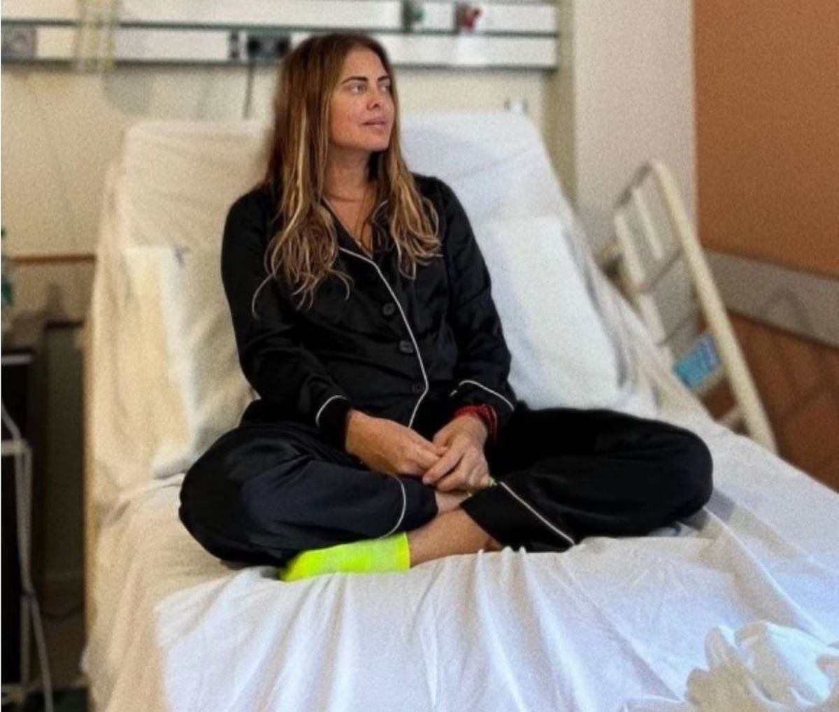La salud de Silvina. Silvina Luna recibe una terapia alternativa de curación. La salud de Silvina. Silvina Luna recibe una terapia alternativa de curación.