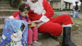 Tierna bienvenida de Papá Noel