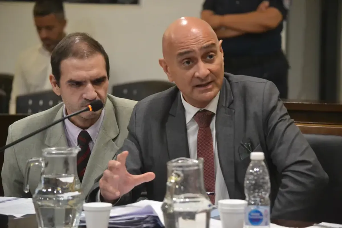 Fiscales de Tránsito Fernando Giunta y Darío Tagua. Fiscales de Tránsito Fernando Giunta y Darío Tagua.