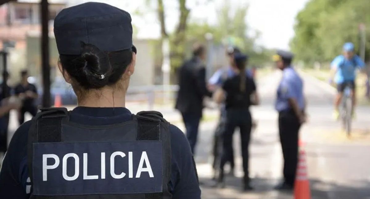 La Policía acudió al llamado de un hombre que indicó que su hija estaba muerta en su casa del barrio Chile