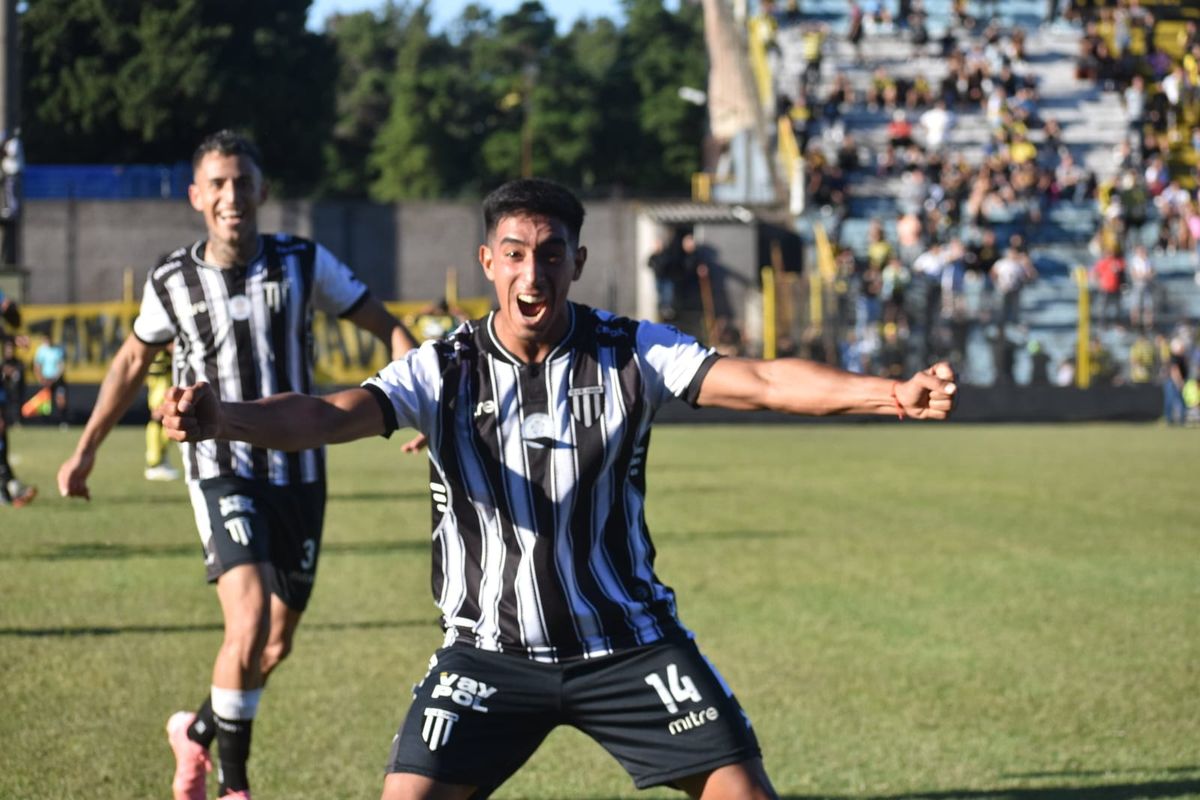 Gimnasia y Esgrima empató ante Almriante Brown y sigue como puntero e invicto.
