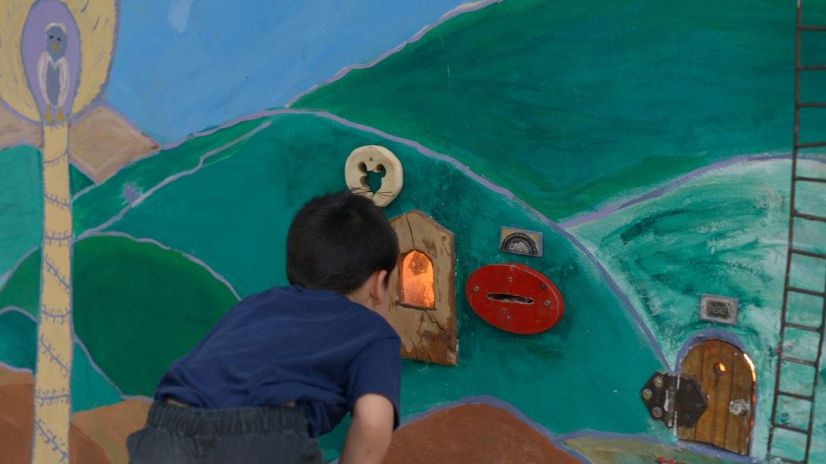 En la casa del Ratón Pérez los niños dejan sus dientes. En la casa del Ratón Pérez los niños dejan sus dientes.