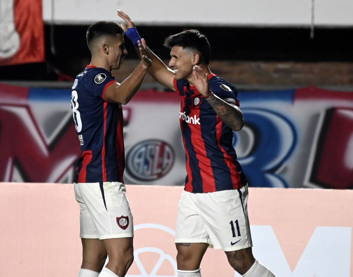 San Lorenzo sigue con vida en la Copa Libertadores. San Lorenzo sigue con vida en la Copa Libertadores.