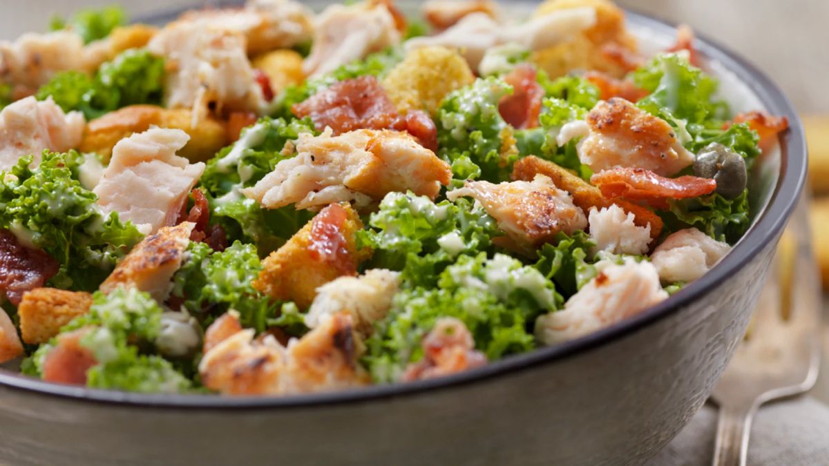 Recetas: cómo hacer una deliciosa Ensalada César con pollo. Foto: ¡Stock. Recetas: cómo hacer una deliciosa Ensalada César con pollo. Foto: ¡Stock.