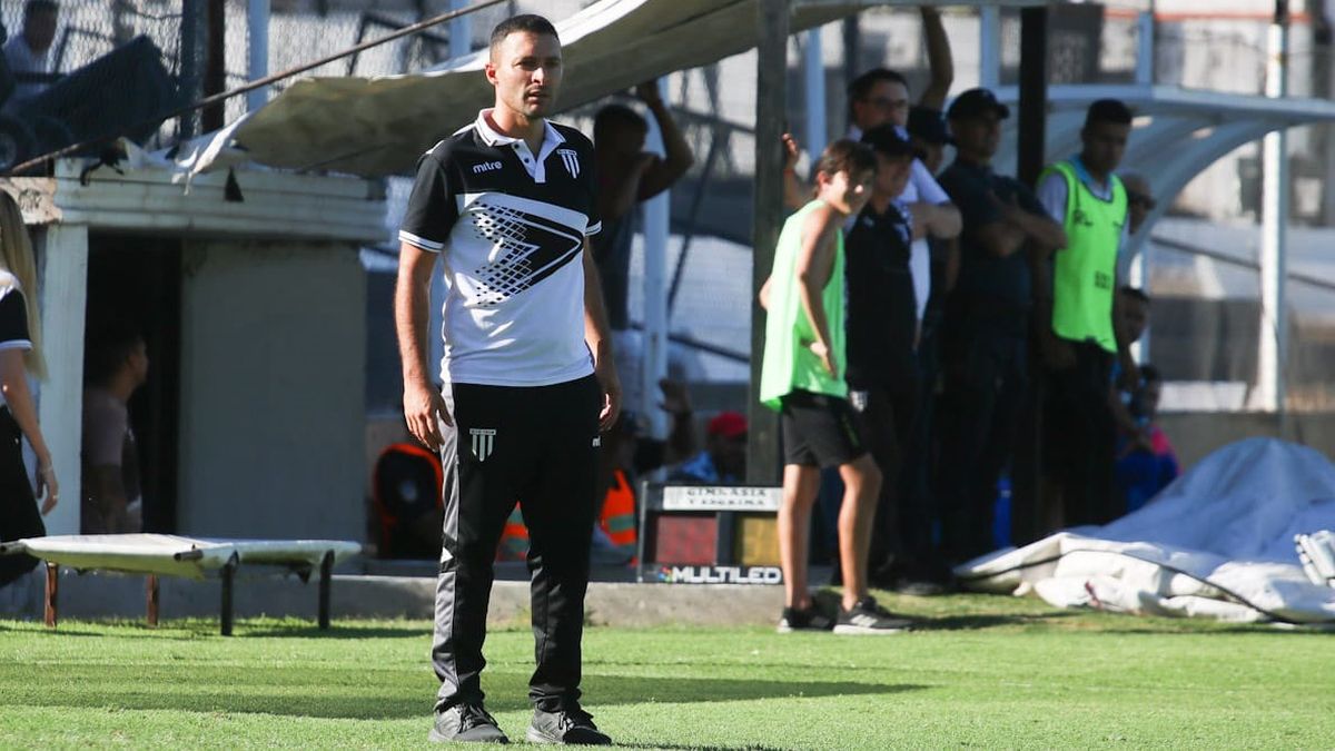 Joaquín Sastre se fue feliz por el rendimiento del equipo ante San Martín.