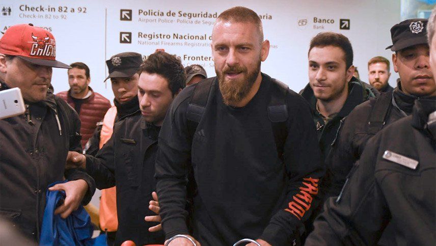 Daniele De Rossi llegó al país para firmar y sumarse a Boca