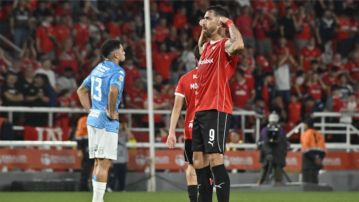 Gabriel &Aacute;valos anot&oacute; el segundo gol de Independiente frente a Atl&eacute;tico Tucum&aacute;n.