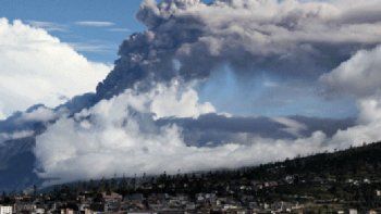 Elevan a naranja alerta en zonas aledañas a volcán ecuatoriano Tungurahua