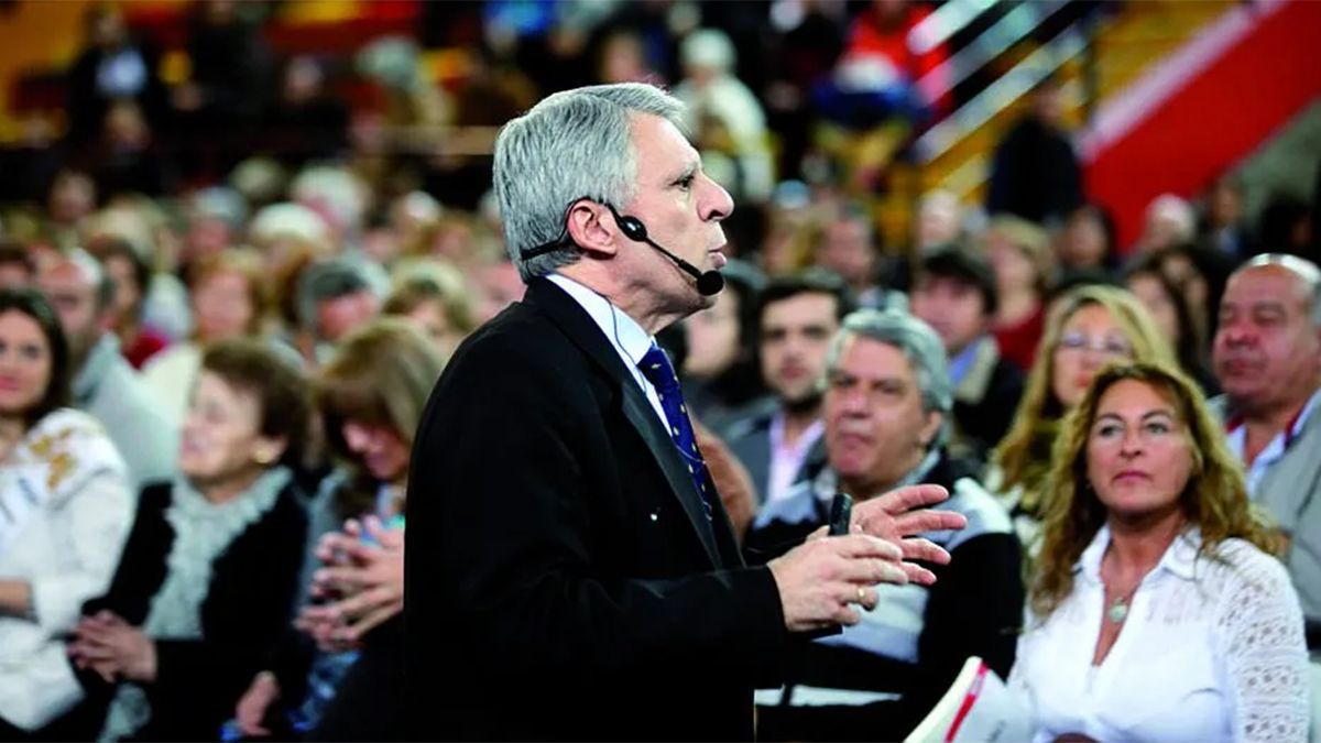 &nbsp;Daniel López Rosetti durante una de sus charlas en el Polimeni.