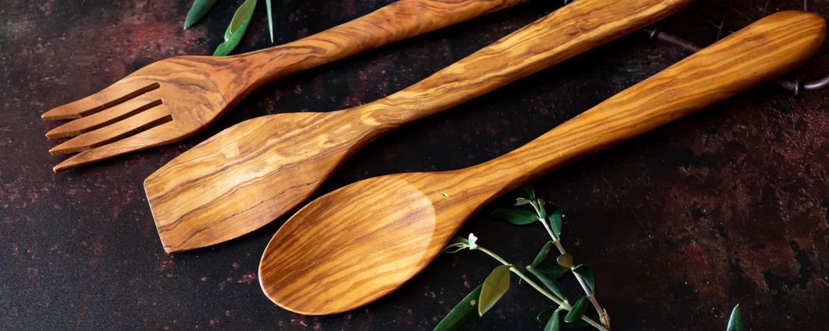 Cómo usar el bicarbonato de sodio para dejar como nuevos tus cubiertos de madera Cómo usar el bicarbonato de sodio para dejar como nuevos tus cubiertos de madera