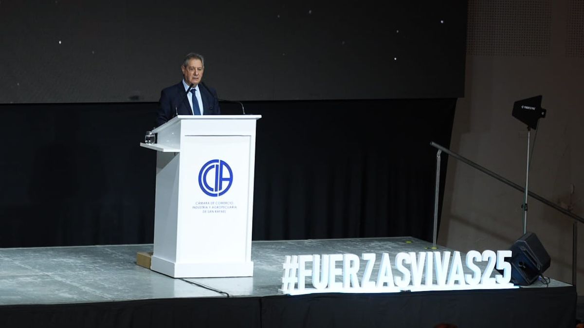 Omar Félix habló antes de Alfredo Cornejo y Javier Milei. El presidente no escuchó, ni saludó, al intendente de San Rafael. Omar Félix habló antes de Alfredo Cornejo y Javier Milei. El presidente no escuchó, ni saludó, al intendente de San Rafael.