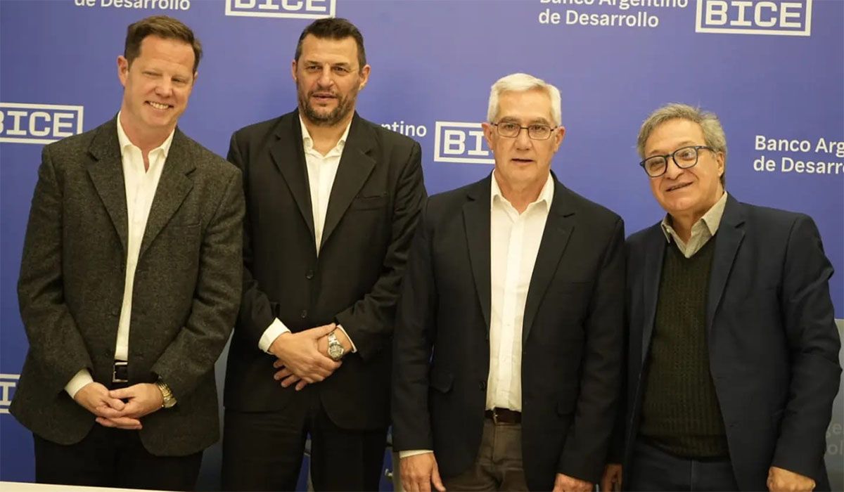 Uno de los últimos acuerdos de BICE Fideicomisos fue para proteger los fondos de San Lorenzo para la construcción del estadio en Avenida La Plata. Uno de los últimos acuerdos de BICE Fideicomisos fue para proteger los fondos de San Lorenzo para la construcción del estadio en Avenida La Plata.