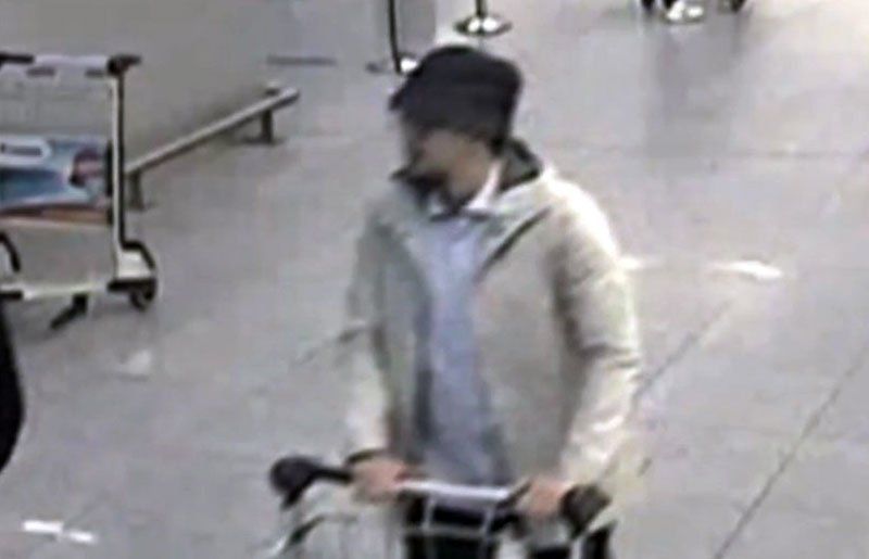 Por los atentados,  Bélgica busca al hombre del sombrero