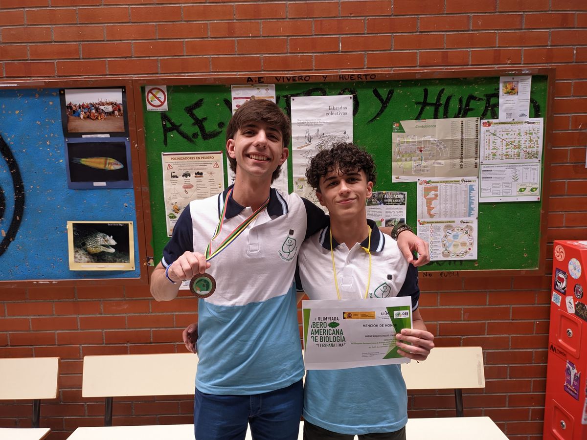 De General Alvear hasta Madrid, España, viajaron los jóvenes Franco Klita y Máximo Poggio. De General Alvear hasta Madrid, España, viajaron los jóvenes Franco Klita y Máximo Poggio.