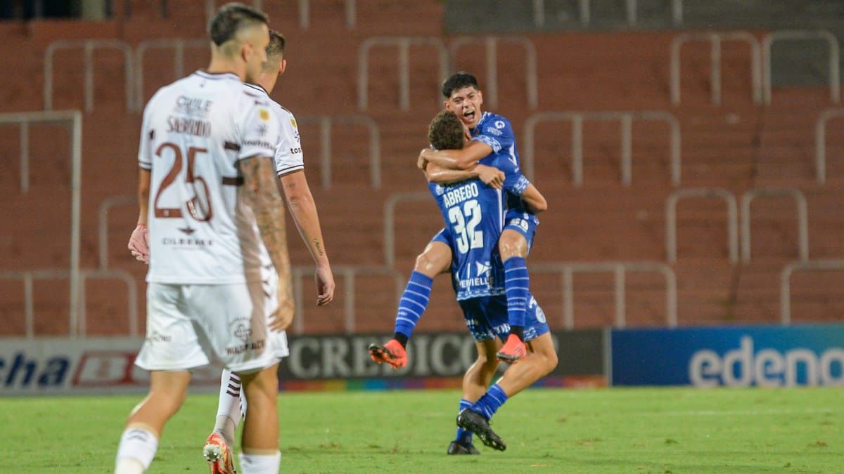 Gonzalo Ábrego tras el empate ante Platense. Martín Pravata/UNO. Gonzalo Ábrego tras el empate ante Platense. Martín Pravata/UNO.