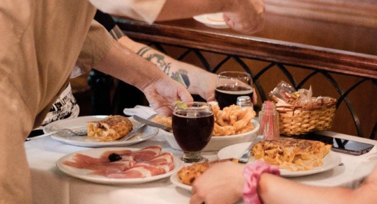 El bodegón Miramar se puede vivir una particular experiencia con sus clásicos fiambres y quesos, y con su clásica comida casera El bodegón Miramar se puede vivir una particular experiencia con sus clásicos fiambres y quesos, y con su clásica comida casera 