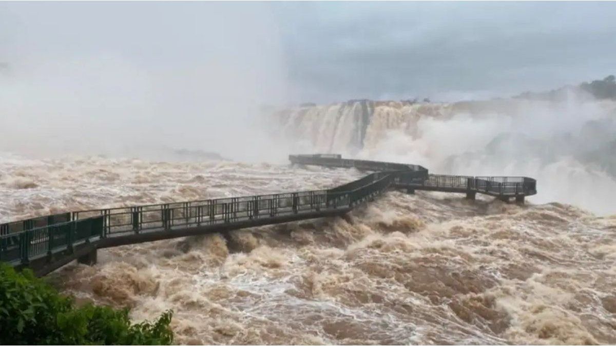 Crecida histórica: las Cataratas del Iguazú cerraron por crecida extraordinaria del río, impulsada por El Niño.&nbsp;