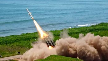 El gigante de Asia que desafía su historia pacifista y se rearma: está en la mira de China por modificar el equilibrio mundial El gigante de Asia que desafía su historia pacifista y se rearma: está en la mira de China por modificar el equilibrio mundial