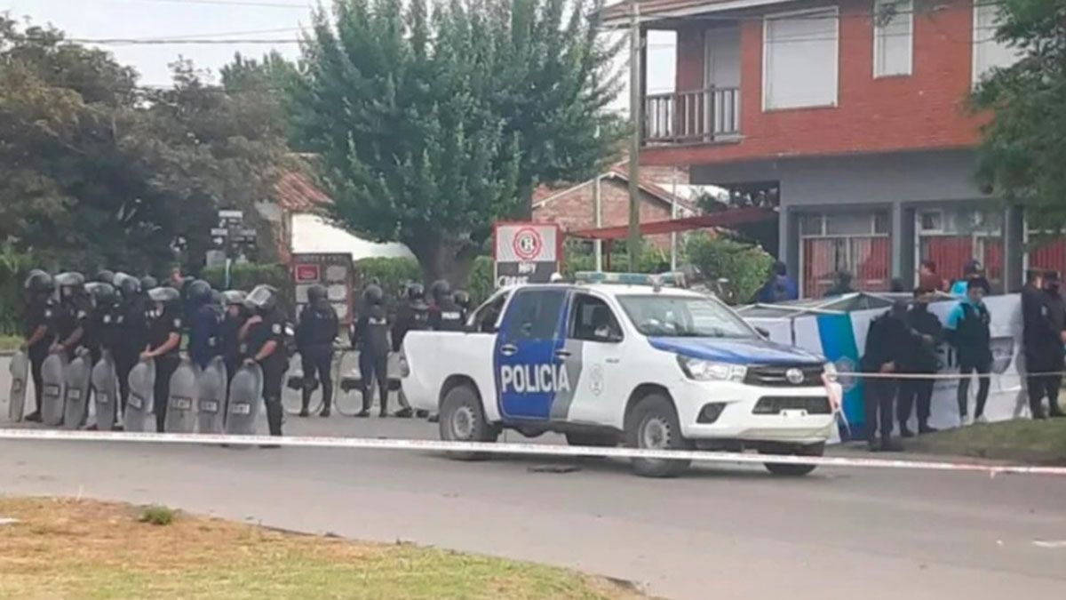 El policía Maximiliano González insiste en que no le apuntó a Luciano Olivera con su arma reglamentaria y que se le escapó el disparo que mató al adolescente en Miramar