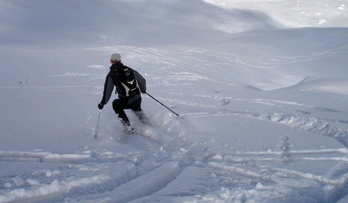 El hombre sufrió un paro cardíaco en plena competencioa de esquí, y después de 40 minutos reacionó, sin secuelas cerebrales no corporales