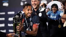 Sebastián Villa fue comparado con Diego Maradona. Sebastián Villa fue comparado con Diego Maradona.