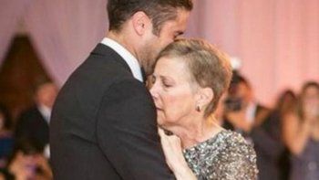 Video: emocionante último baile de un hijo con su madre enferma de cáncer terminal