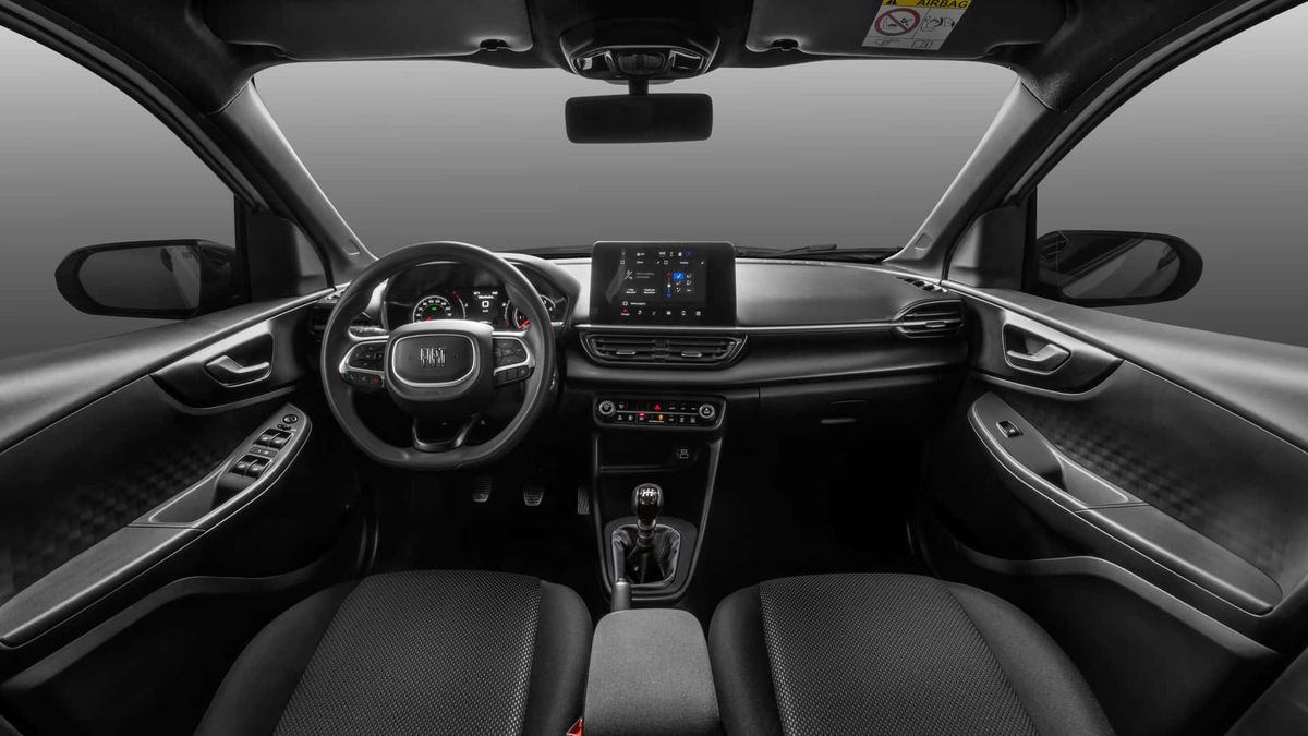 El interior es sencillo pero elegante, y mejora en las versiones más completas. El interior es sencillo pero elegante, y mejora en las versiones más completas.